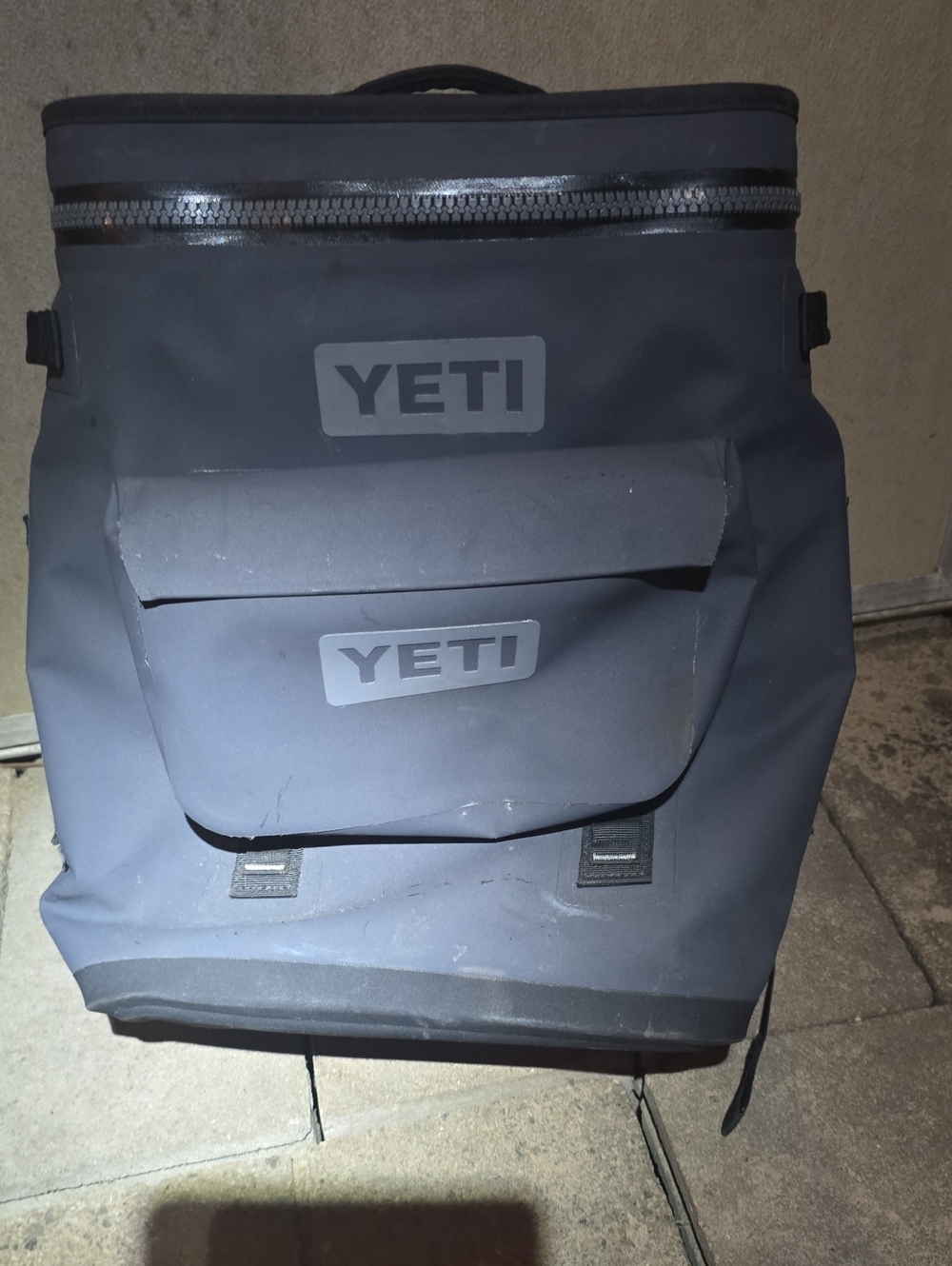 Yeti Men's Backpack Cooler - Dark Gray